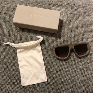 DEZI Backtrack sunglasses